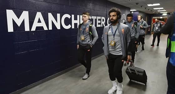 بالصور.. وصول بعثة ليفربول لمواجهة مانشستر سيتي