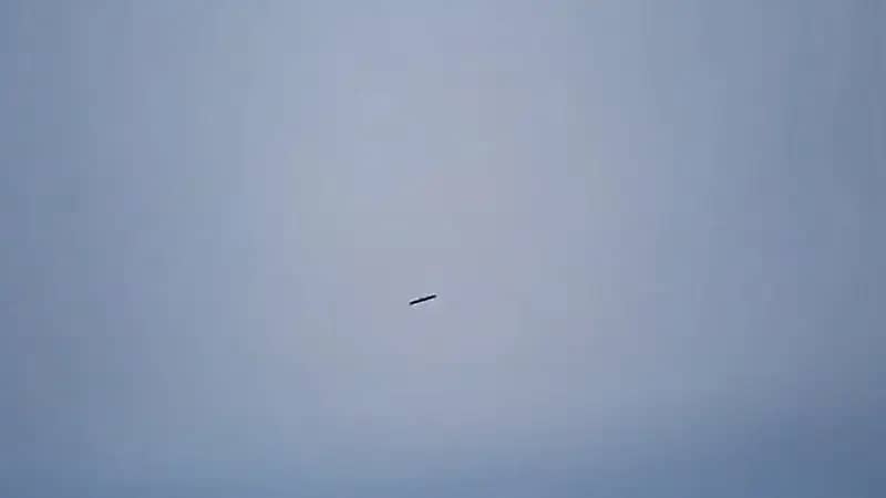 شاهد..صاروخ روسي يحلق فوق مدينة "خيرسون" جنوب أوكرانيا