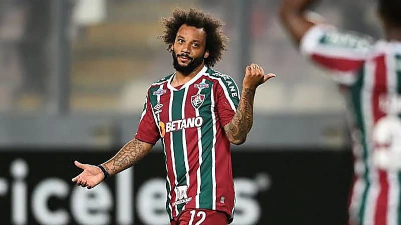 ‎إيقاف مارسيلو 3 مباريات لتسببه في إصابة مروعة لـ مدافع أرجنتينوس جونيورز