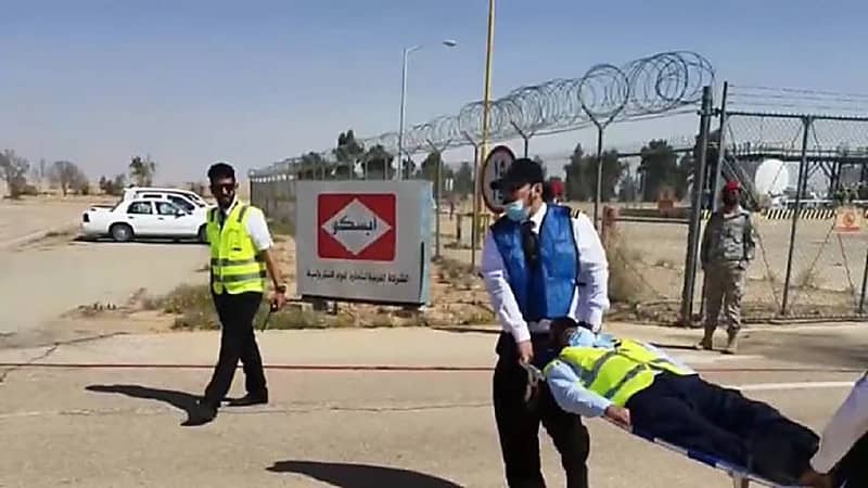 بالصور.. مطار الجوف ينفذ خطة فرضية بشركة تزويد الوقود للطائرات