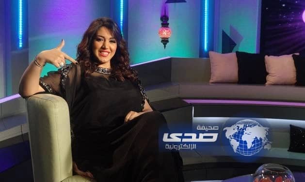 أسماء لمنور : أول فستان ظهرت به على التلفزيون استعرته من جارتي فتيحة 