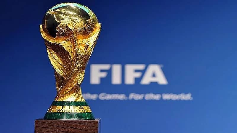 80 لاعباً ومدرباً يبحثون مقترح إقامة كأس العالم كل عامين