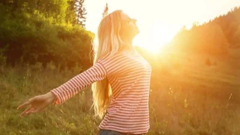 "دراسة" تؤكد أن قلة التعرض لأشعة الشمس تسبب مشاكل في النوم ليلاً