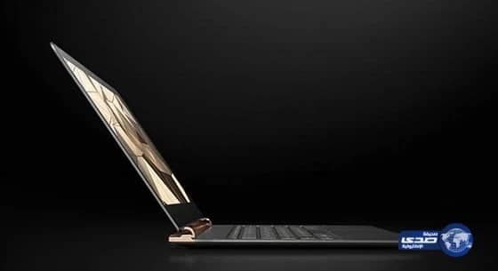 عرض أزياء للموضة المحتشمة يقدمه مسلمات بباريس