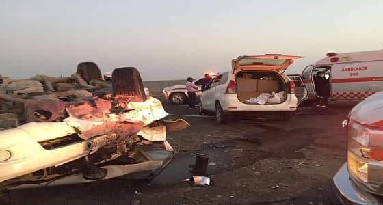 مصرع وإصابة 5 إثر حادث انقلاب بـ " خمرة جدة "