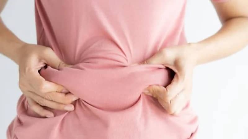 "اختصاصية تغذية" تكشف عن 5 مشروبات لحرق دهون البطن بشكل سريع