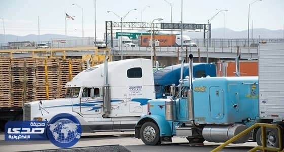 ترامب يهدد المكسيك وكندا