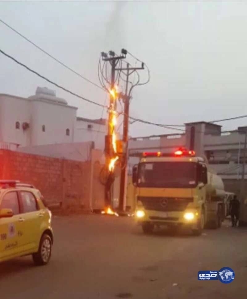 اشتعال عمود كهرباء في حي الشمال بصبيا في اول ايام العيد