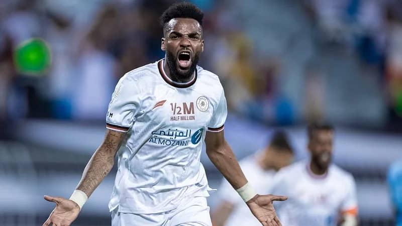 الشباب يقرر إبعاد بوبندزا حتى نهاية الموسم