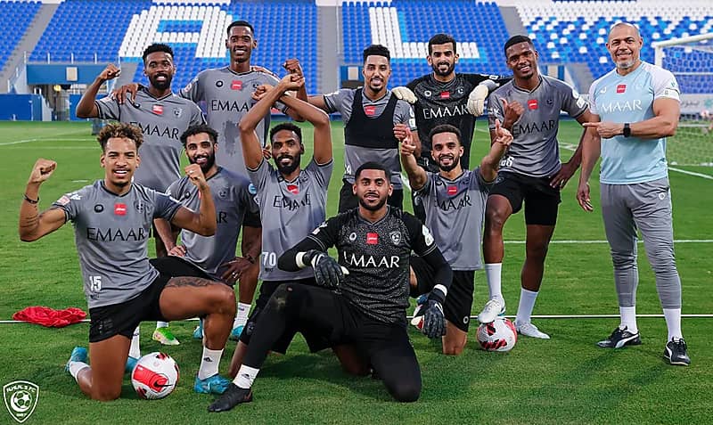 بالأسماء.. غياب 7 لاعبين من الهلال عن مواجهة الفيحاء 