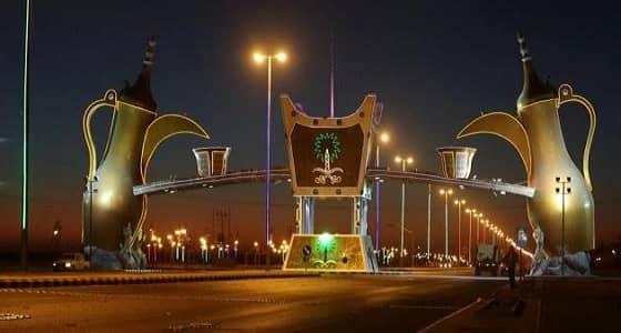 محافظ وادي الدواسر يوجه بتسليم المشروعات الإنمائية في وقتها