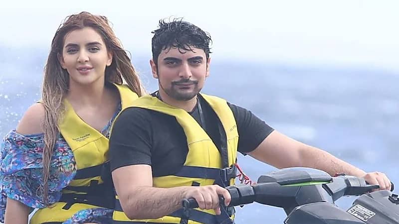 الشيخ مانع يُشارك متابعيه صورًا برفقة زوجته الشيخة مهرة في لحظات رومانسية