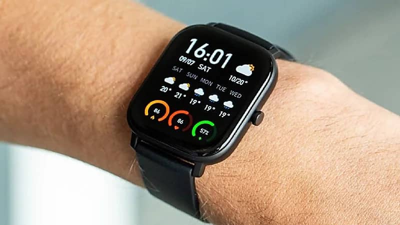 بالفيديو .. استشاري: احذروا ارتداء الساعات الذكية لمن يعاني من خفقان في القلب