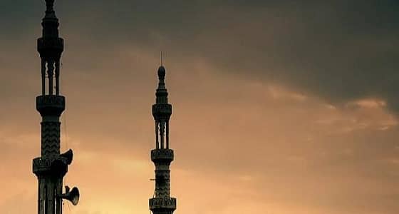 كاتب سعودي يتحدث عن حب معلمته البريطانية للآذان