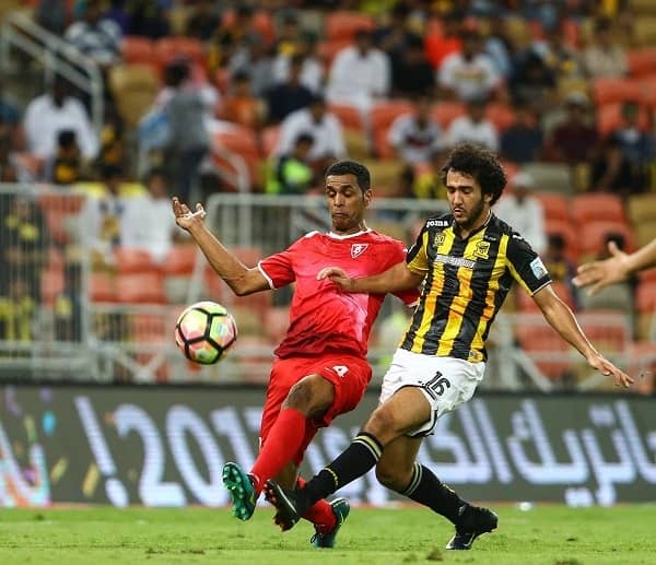 محلل يشيد بأداء التحكيم في لقاء الاتحاد والوحدة