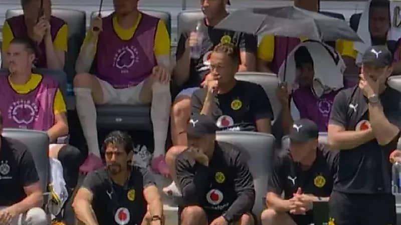 سبب جلوس بدلاء دورتموند بغرفة الملابس أمام صن داونز