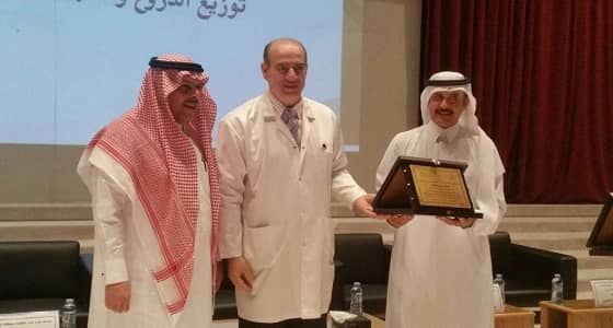 بالصور.. مدير تعليم الرياض يفتتح ملتقى مبادرات الصحة المدرسية