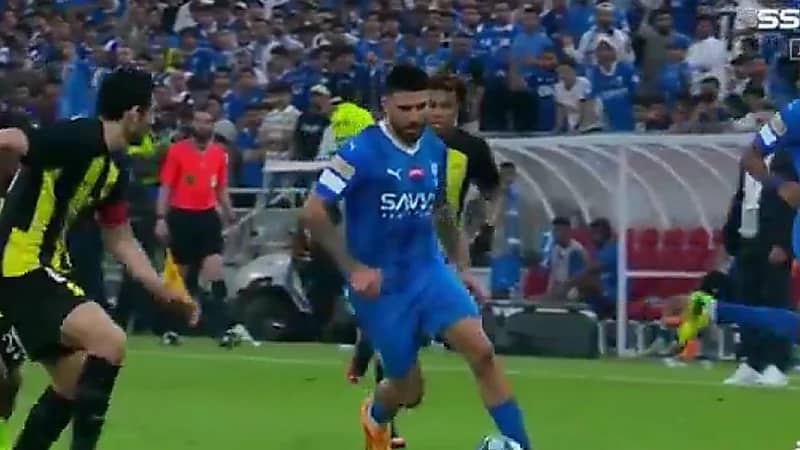 جمال الغندور: كان يجب على الحكم احتساب ركلة جزاء لمهاجم الهلال .. فيديو
