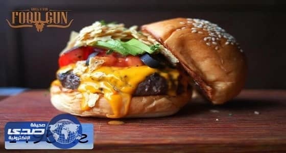 " ساندويتش برجر " سعره 1500 جنيه يشعل ثورة على مواقع التواصل