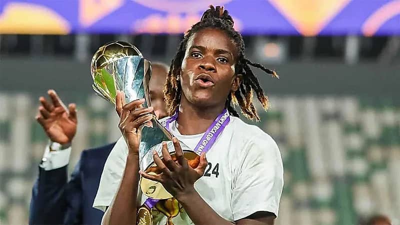 لاعبة نيجيريا تتحدى رونالدو: لا يمكنه تسجيل أهدافي .. فيديو