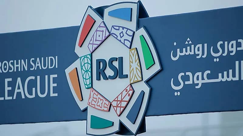 رئيس نادٍ محلي يوهم الجمهور بحضوره مران فريقه بصورة أرشيفية!