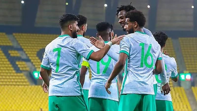 الأخضر يواصل الإعداد للقاء اليمن