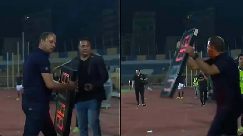 الدوري المصري.. مدرب يقوم بدور الحكم الرابع ويرفع لوحة التبديل