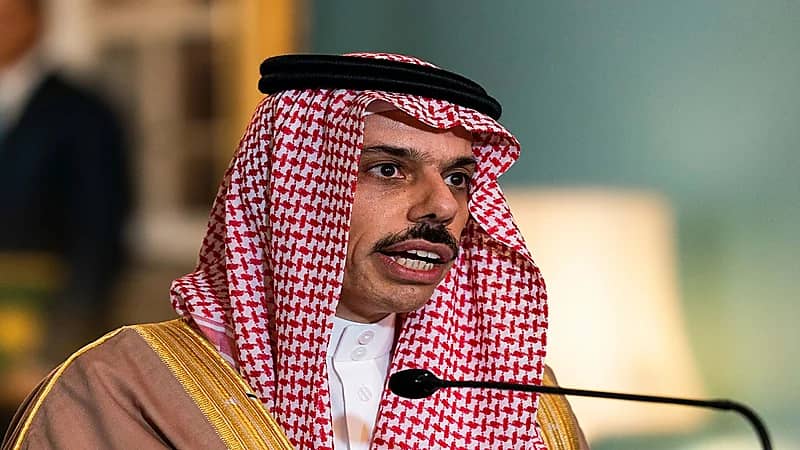 وزير الخارجية يصل إلى موسكو في زيارة رسمية