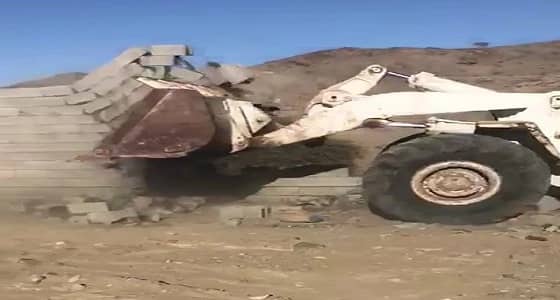 إزالة تعديات على 10 آلاف متر مربع بالطائف