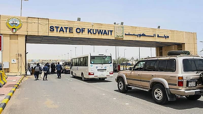الكويت تعلن عن مواعيد فتح المنافذ البرية والبحرية