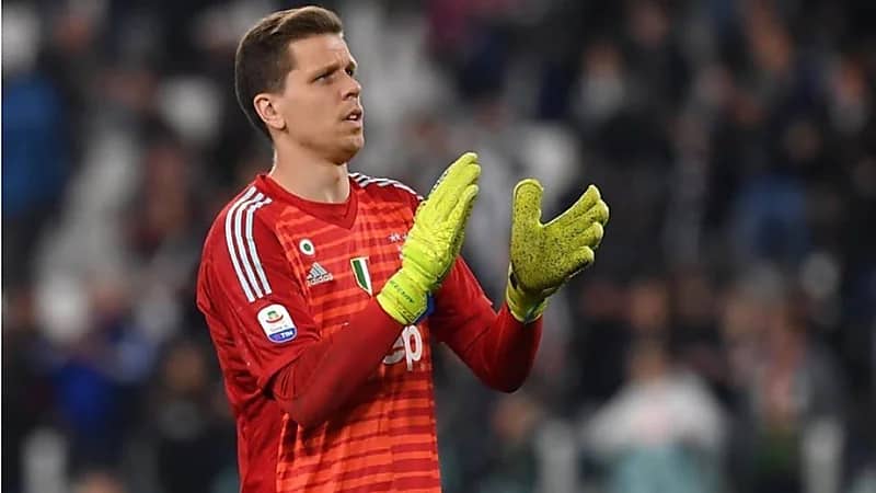 النصر يرفض التعاقد مع الحارس البولندي تشيزني