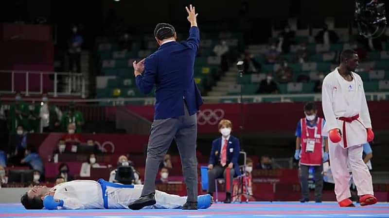 "المالكي": اللاعب الإيراني تعمد عدم النهوض في مباراته أمام طارق حامدي