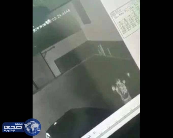 بالفيديو.. ملثم يسرق سيارة إماراتي ويتحدى كاميرات المراقبة