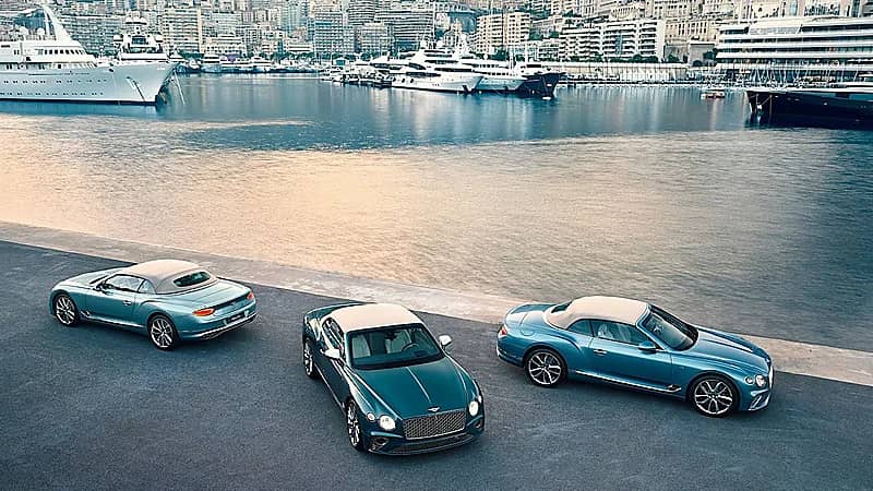 بالصور.. بنتلي ترفع النقاب عن مولينير ريفييرا الفارهة