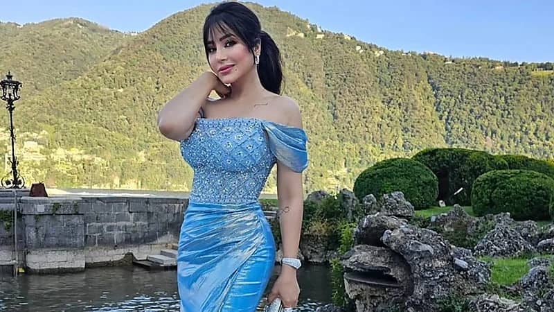 لجين عمران تتألق كأنها فتاة عشرينية أثناء حضورها حفل زفاف .. صور