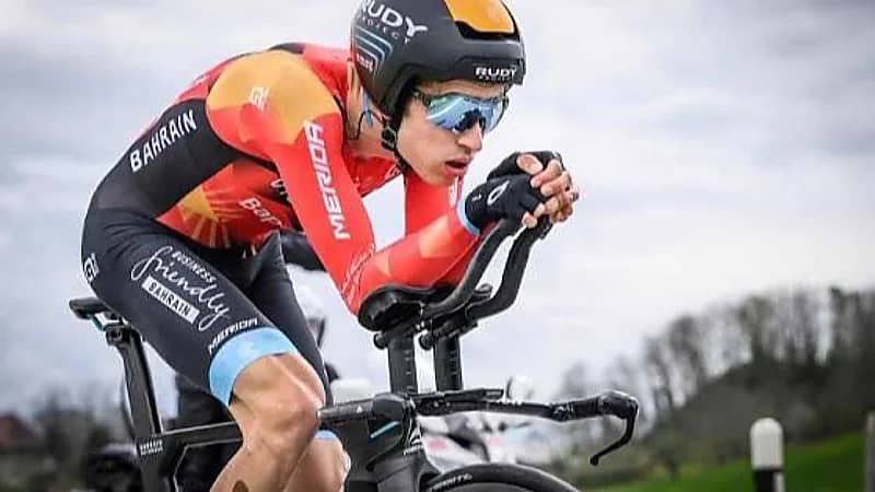 إنعاش متسابق لفريق البحرين فيكتوريوس سقط في وادٍ