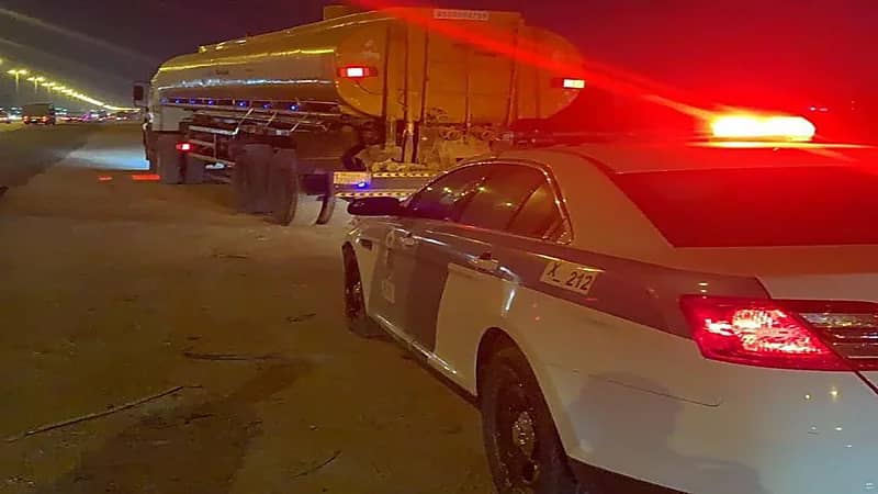 القبض على قائد مركبة تخطى الرصيف وتجاوز الإشارة في الرياض