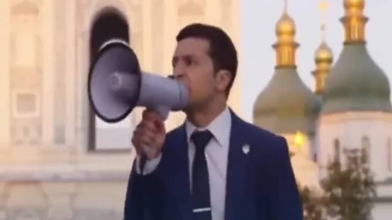 بالفيديو.. مسلسل "خادم الشعب" أُنتج قبل سنوات ويجسد ما تعيشه أوكرانيا