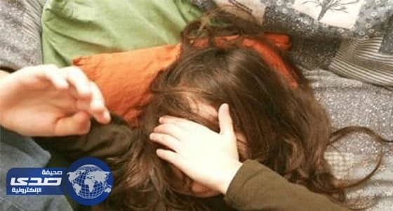 أب يغتصب طفلته في حمام «مسجد» بمصر