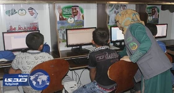 بالصور.. " الحملة الوطنية " تواصل تقديم أعمالها التعليمية للسوريين في الزعتري