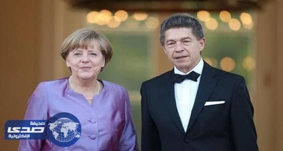 ميركل وزوجها يحضران حفلا لأوبرا فاجنر