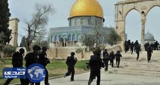مستوطنون يهود يقتحمون الأقصى في حراسة قوات الاحتلال