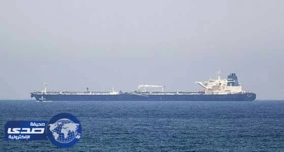 اطلاق قذائف صاروخية على ناقلة نفط قرب باب المندب