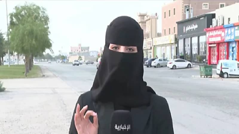 إغلاق محال مخالفة للأنظمة في الدمام .. فيديو