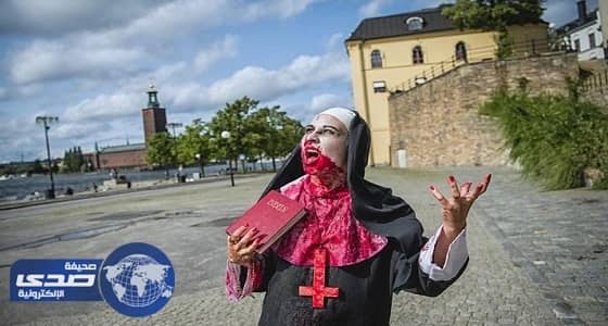 مئات الأشخاص يحتفلون اليوم السنوي لمسيرة " الزومبي "