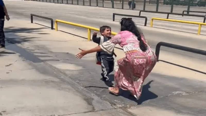 بالفيديو.. لقاء أحلام العجارمة بابنها بعد 20 يومًا من اختطافه