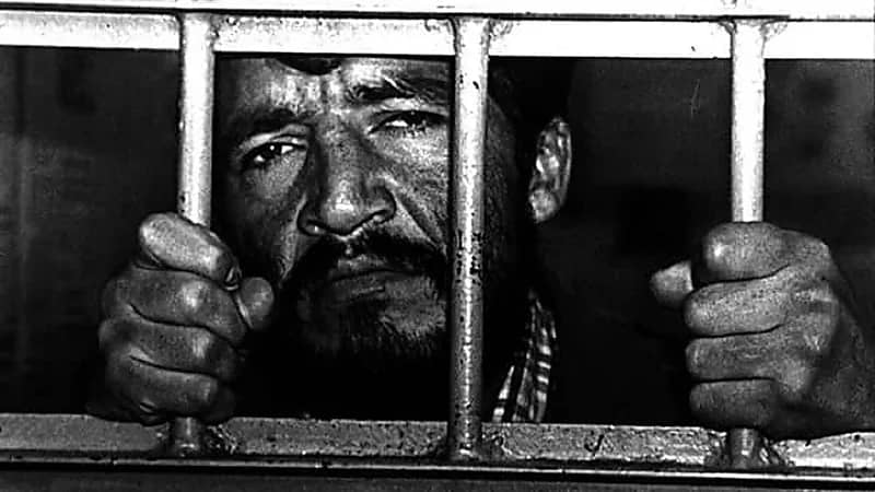 قصة أخطر قاتل متسلسل في العالم "قتل 350 فتاة وطفلًا"