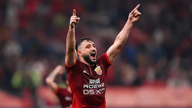 الفتح يقترب من حسم صفقة الجناح الأرجنتيني ماتياس فارغاس