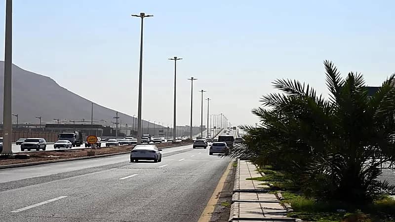 افتتاح الجسر العلوي لتقاطع طريق الأمير نايف مع طريق السلام بالمدينة المنورة