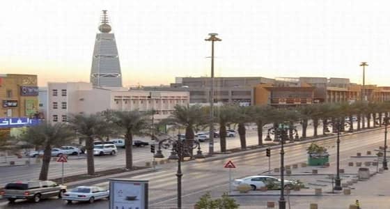 " أمانة الرياض " تحارب " الشيشة " .. وتنفي منح تصاريح لمقاهي شارع التحلية لتقديمها